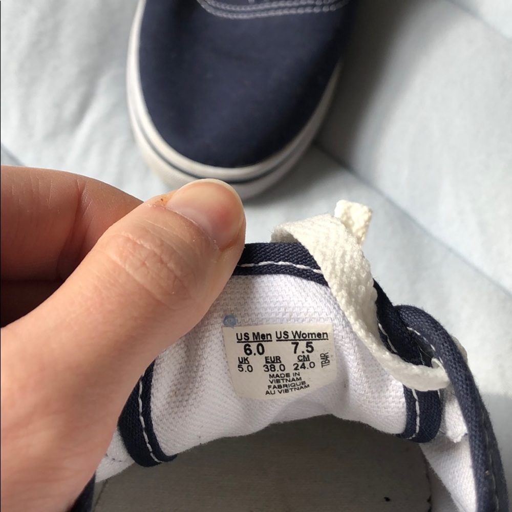 Vans - Picture 5 of 5